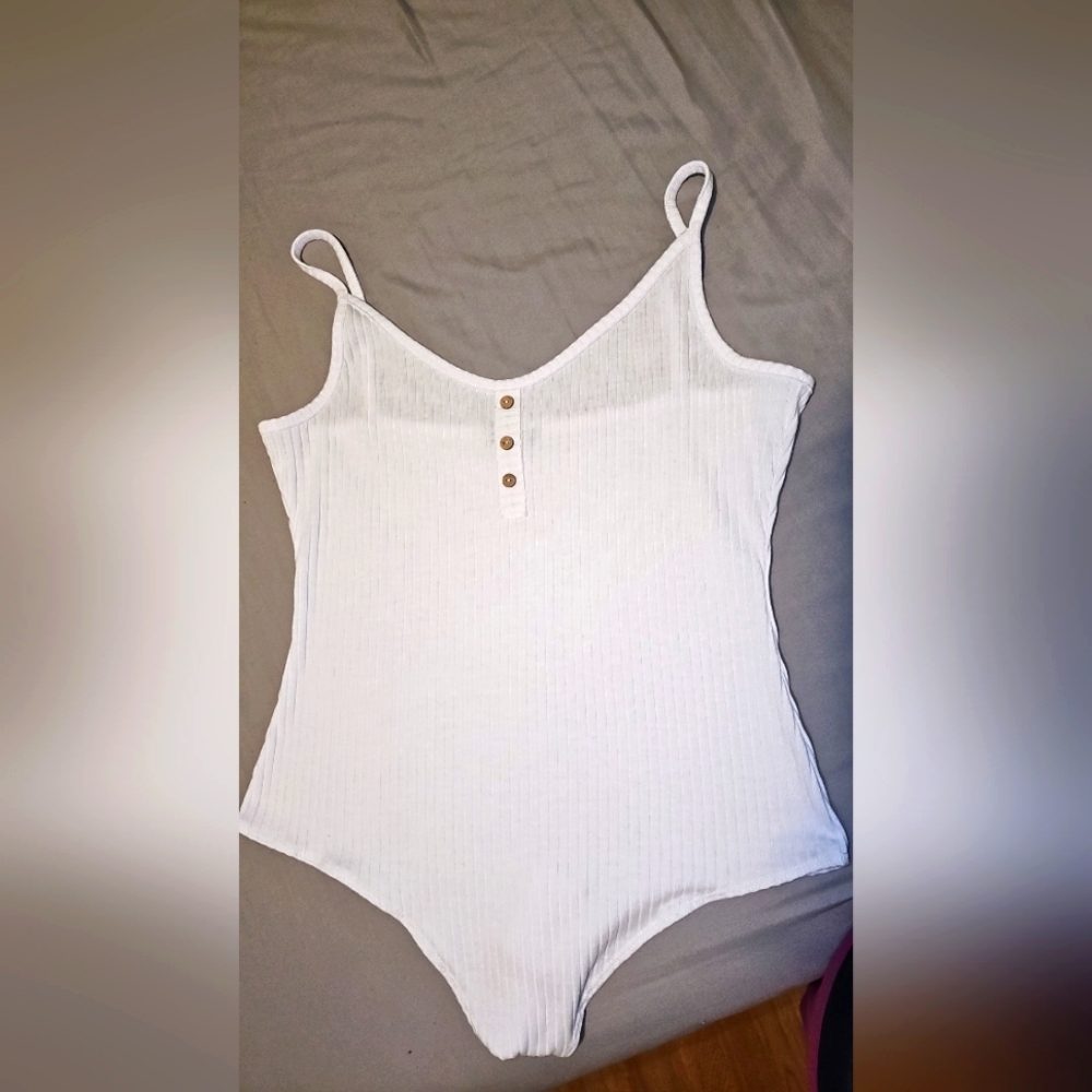 Rue21 white bodysuit never worn